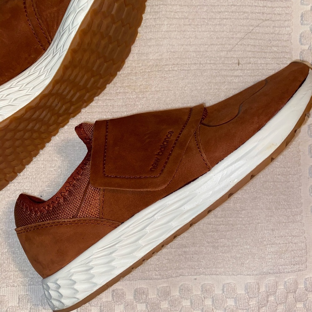 New Balance Velcro sneakers NWT
